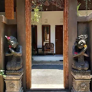 Genta House Pensión Kuta Lombok